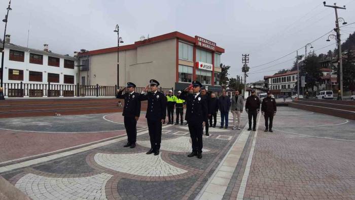 Bolu’da Türk Polis Teşkilatı’nın 179. Kuruluş Yıl Dönümü İçin Çelenk Sunma Töreni Düzenlendi