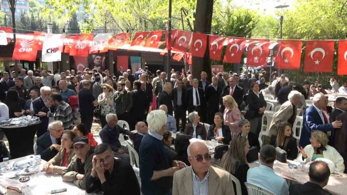 Chp Bursa İl Teşkilatı Bayramda Bir Araya Geldi