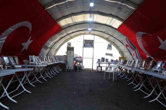 Evlat Nöbetindeki Annelerin Bayramı Buruk Geçiyor