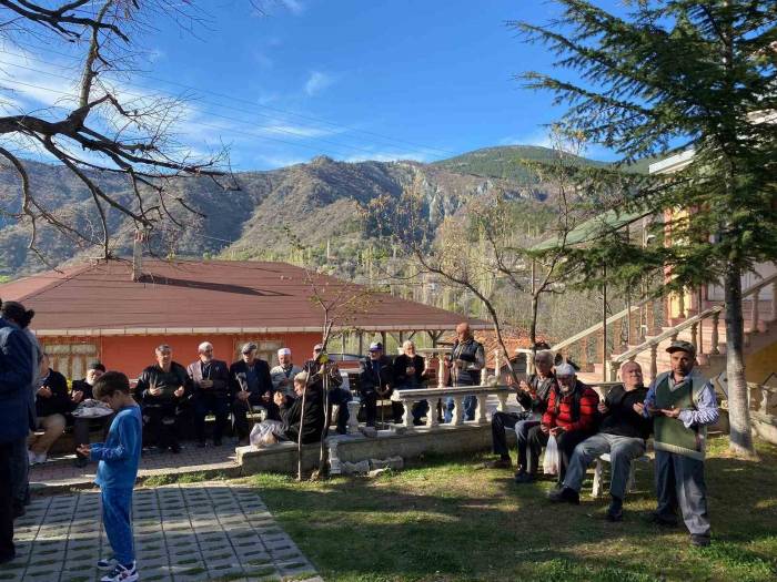 Geleneksel Çörek Bayramı İle Köyde 50 Olan Nüfus 500’e Çıkıyor