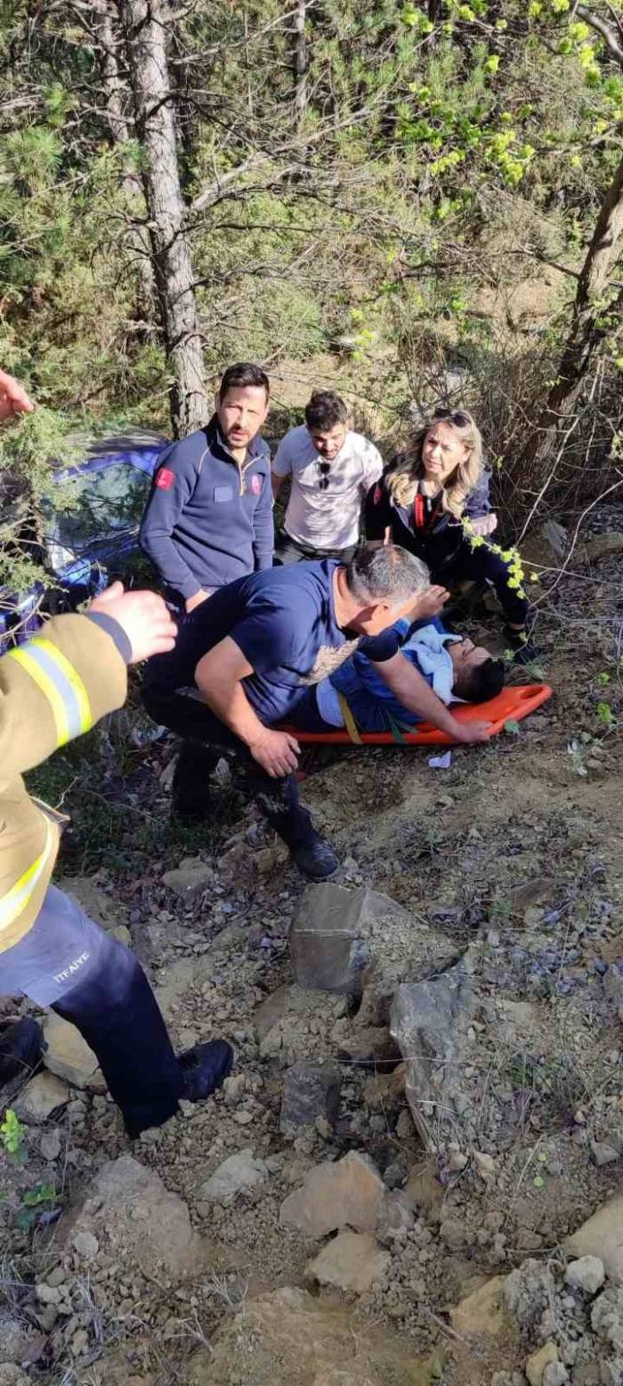 Yoldan Çıkan Otomobil Şarampole Uçtu: 1 Yaralı