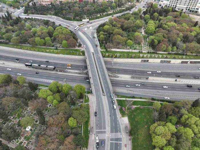 İstanbul’da Bayramın İlk Gününde Yollar Boş Kaldı