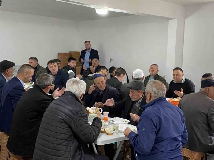 Kavak Atayurt Mahallesi’nde Geleneksel Bayram Kahvaltısı Düzenlendi