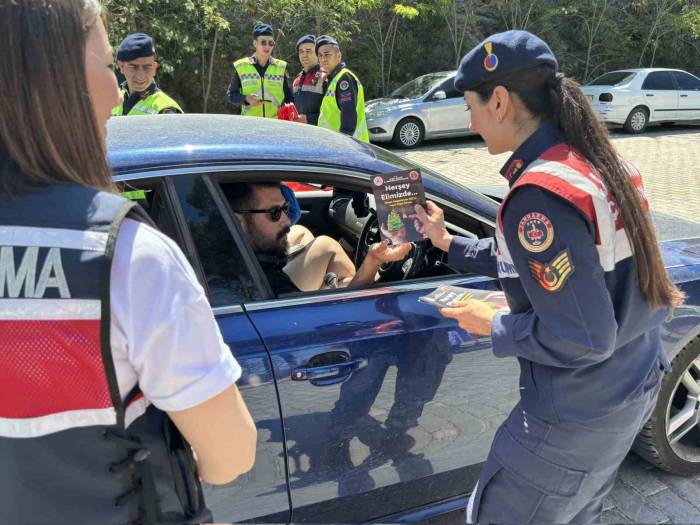 Milli Park’ta Ziyaretçiler Çevre Konusunda Bilgilendirildi