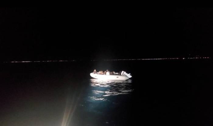 Ayvalık’ta 11 Düzensiz Göçmen Ve 6 Çocuk Kurtarıldı