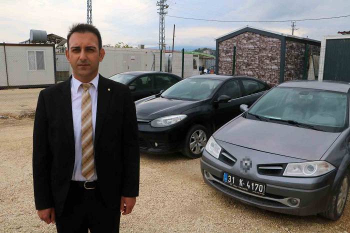 ’israf Haramdır’ Diyen Belediye Başkanı, Makam Aracı Uygulamasını Kaldırarak Araçları Satışa Çıkardı