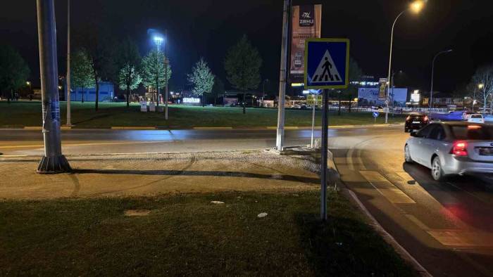 Kavşağı Boks Ringine Çevirdiler: O Anlar Kamerada