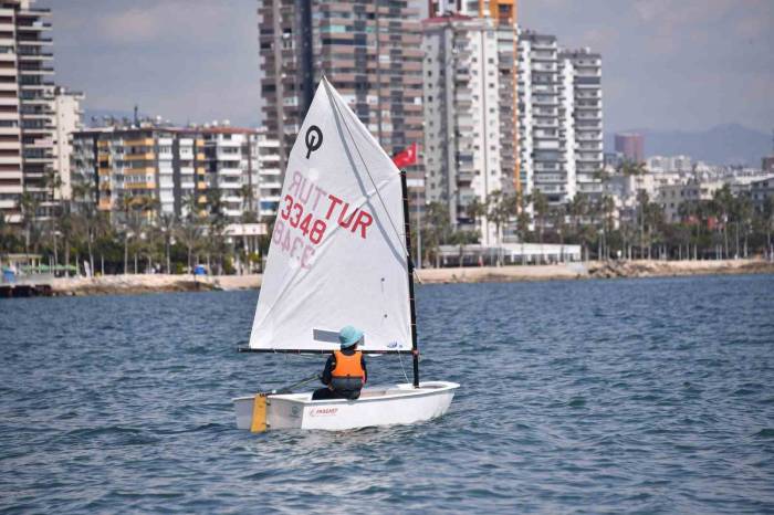 Mersin’de Babil Su Sporları Merkezi Hizmete Açıldı