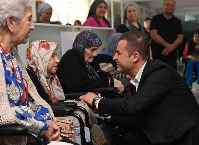 Başkan Ahmet Akın, Bayram Ziyaretlerini Sürdürüyor