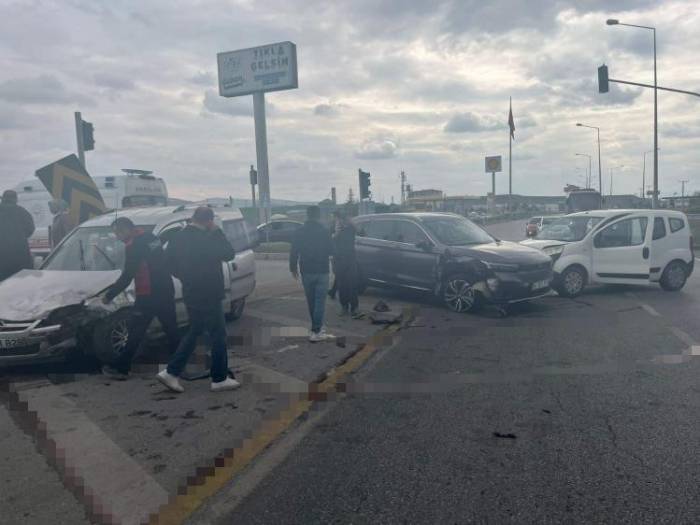 Çorum’da Zincirleme Kaza: 5 Yaralı