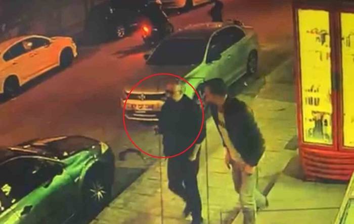 Silahla Kahvehane Basıldı, Müşteri İstifini Bozmadan Çayını Alıp Dışarıda İçti