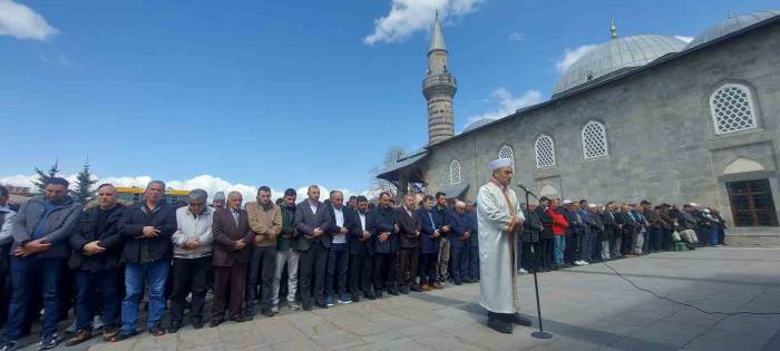 Erzurum’da Gazze Şehitleri İçin Gıyabi Cenaze Namazı Kılındı