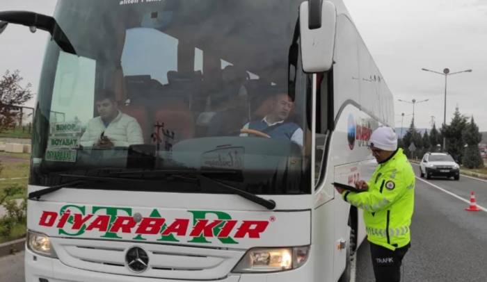 Bayram Tatilinde 6 Günde Meydana Gelen Trafik Kazalarında 48 Kişi Hayatını Kaybetti, 6 Bin 184 Kişi İse Yaralandı