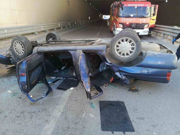 Virajı Alamayan Otomobil Alt Geçite Düştü: 2 Yaralı