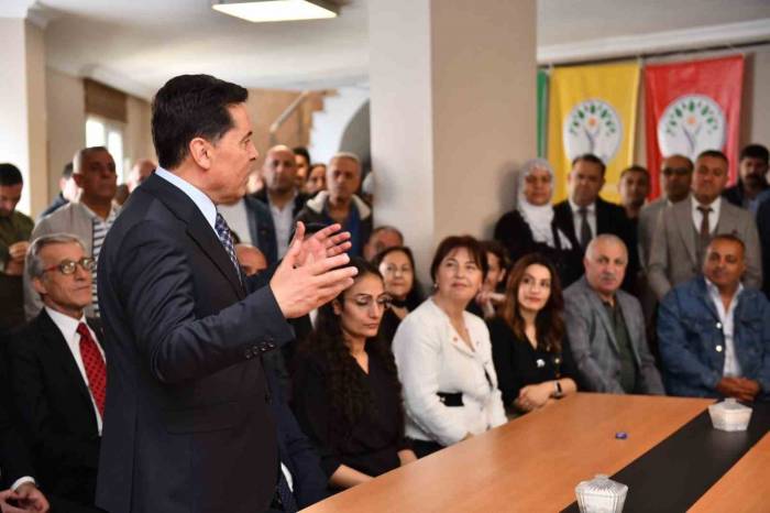 Başkan Özer, İlçedeki Siyasi Partilerle Bayramlaştı