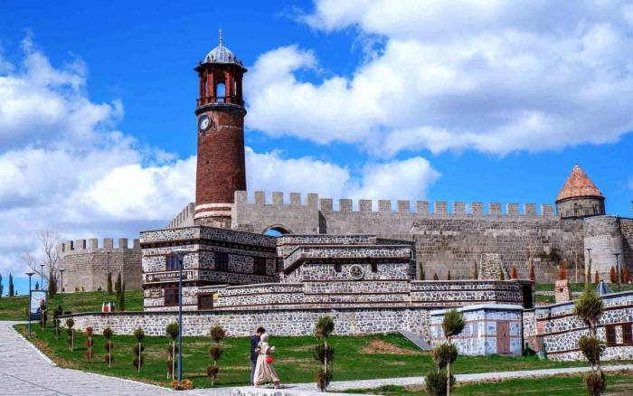 Doğu’da Güneş Yüzünü Gösteriyor