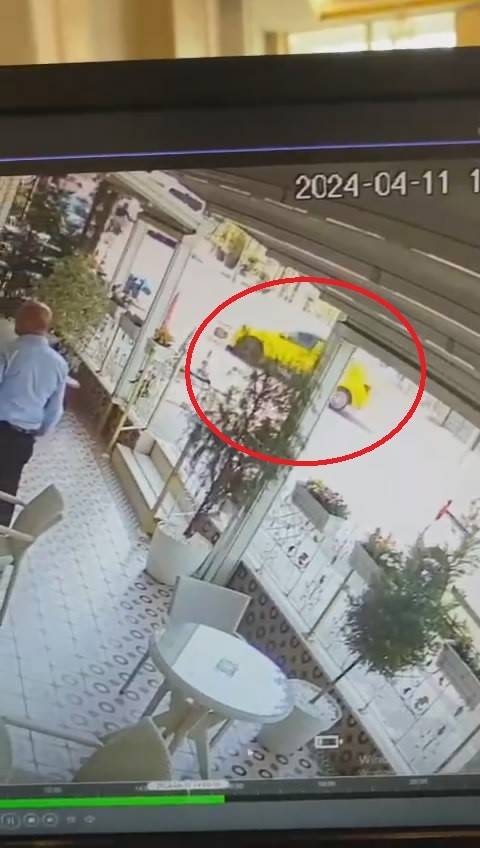 Yanlış Yerden Dönen Taksiye Çarparak Takla Attı