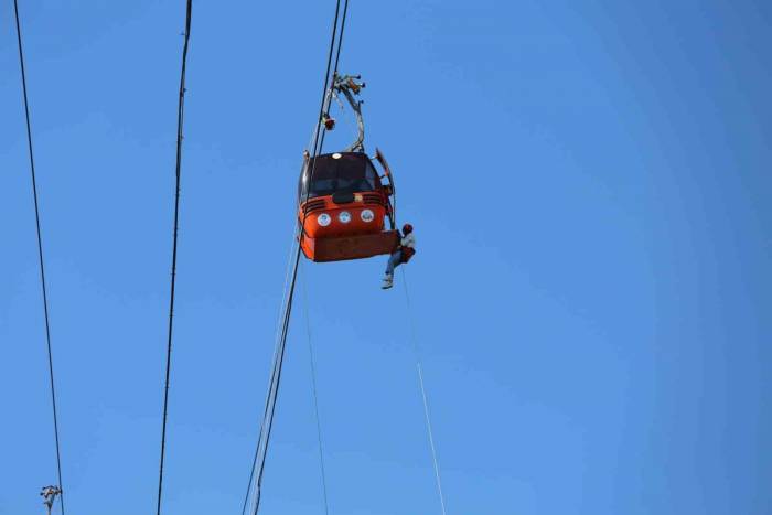 Bakan Yerlikaya: "(Teleferik Kazası) Mahsur Kalan 24 Kabindeki 174 Kişi Başarıyla Tahliye Edilmiştir"