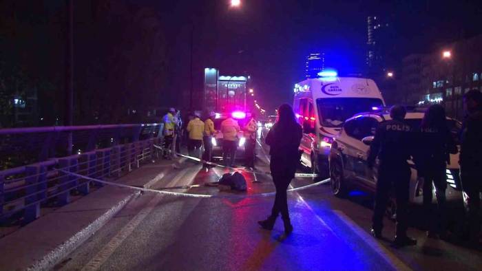 Şişli’de Feci Kaza: Bariyerlere Çarpan Motosiklet Sürücüsü Hayatını Kaybetti