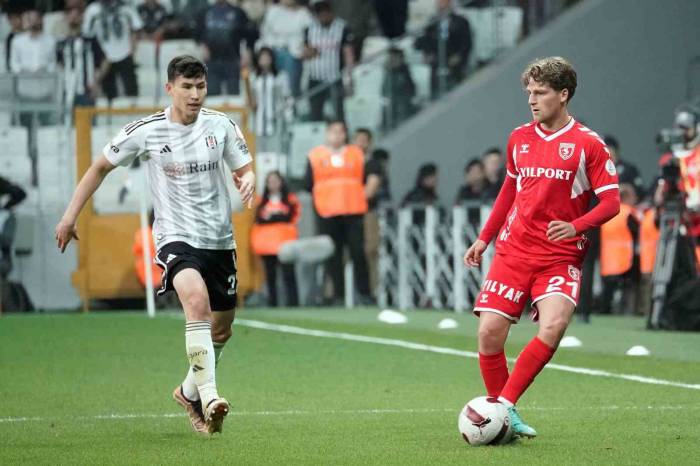 Trendyol Süper Lig: Beşiktaş: 1 - Samsunspor: 0 (İlk Yarı)