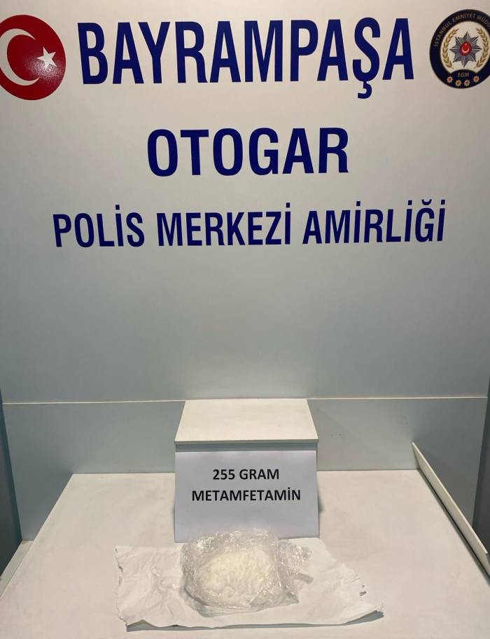 Otogarda Yapılan Denetimde Tost Makinesi Ve Abajurun İçinden Uyuşturucu Çıktı