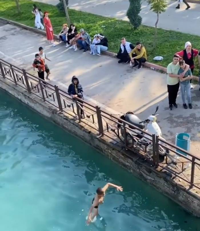 Havalar Isındı Çocukların Tehlikeli Atlayışı Başladı