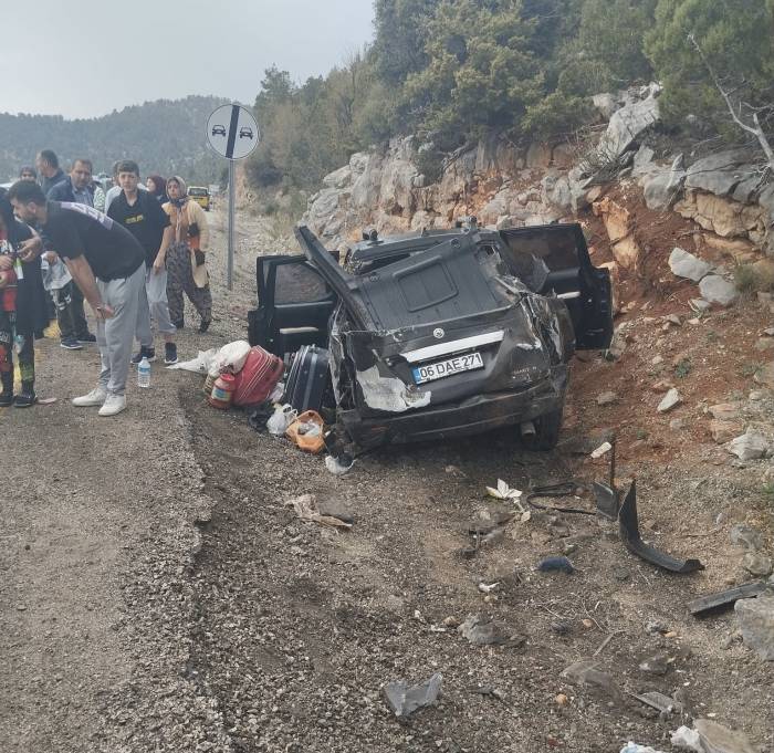 Antalya’da Trafik Kazası: 5 Yaralı