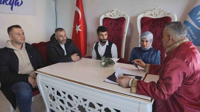 Konteyner Evlendirme Dairesinde 800 Depremzede Çift Dünya Evine Girdi