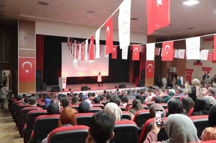 Ağrı’nın Kurtuluşu Coşkuyla Kutlandı