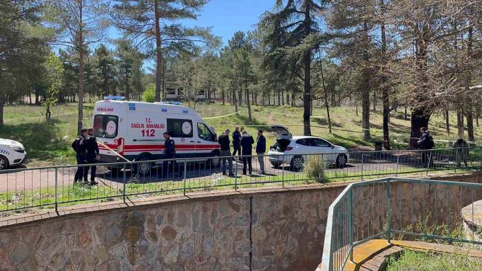 Ormanlık Alanda Çobanlar Tarafından Ölü Bulundu