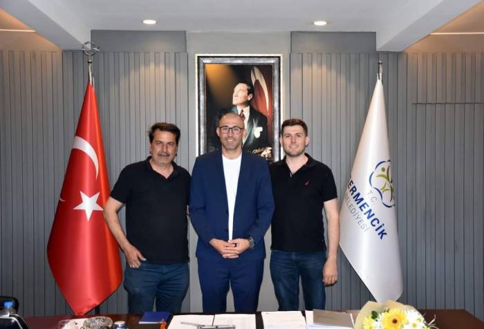 Başkan Zencirci, Ziyaretçilerini Kabul Etmeye Devam Ediyor