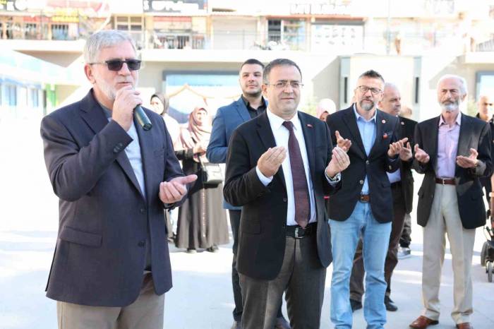 Umre Kafilesi Dualarla Uğurlandı