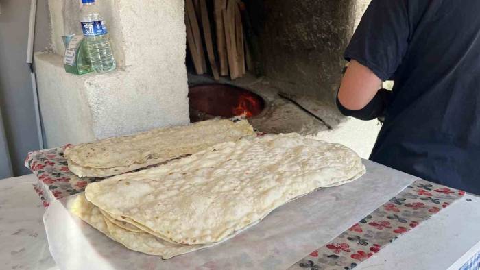 Eskişehir Halkı Tandır Ekmeği Tadını Seviyor