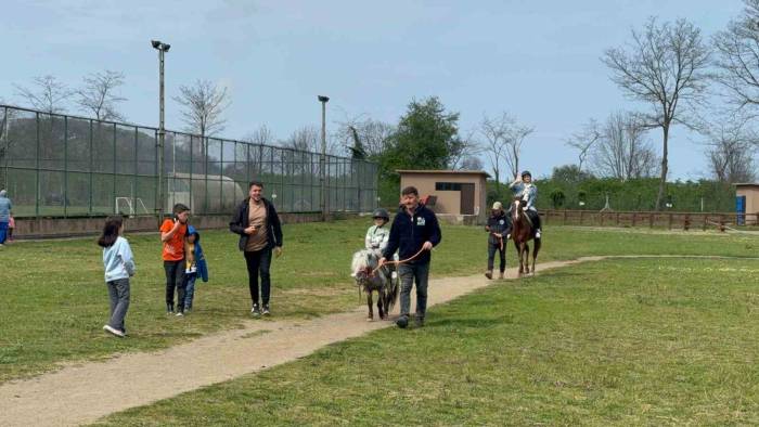 Başkan Tavlı, “Yaptığımız Yeniliklerle Vatandaşlarımız Keyifli Tatil Geçirdi”