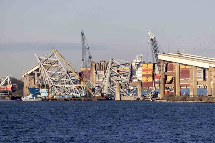 Abd’de Yıkılan Köprüden Nehre Düşen 1 Kişinin Daha Cansız Bedenine Ulaşıldı