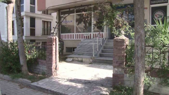 Büyükçekmece’de Bir Gece 4 Bahçe Kapısını Çalan Hırsızlar Kamerada