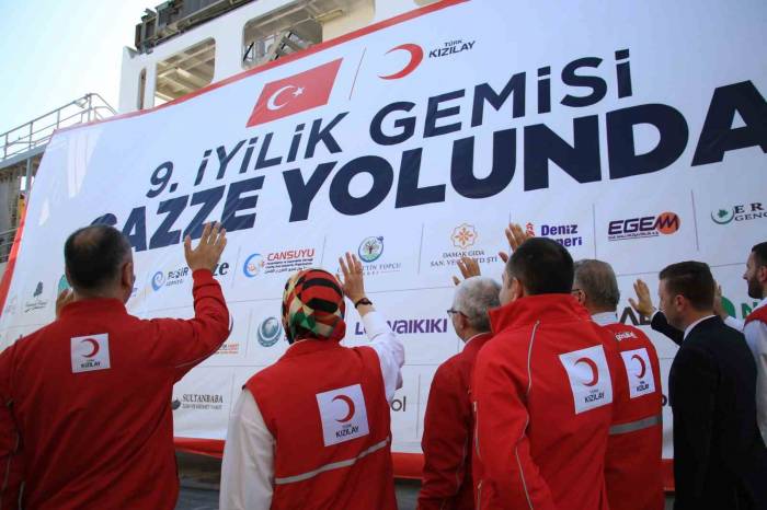 9. "İyilik Gemisi" Gazze’ye Uğurlandı