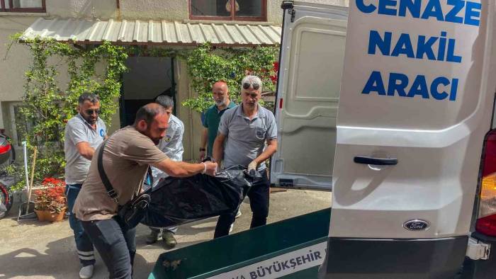 Antalya’da Pansiyon Odasında Şüpheli Ölüm