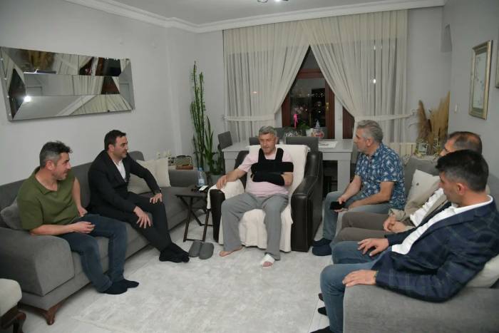 Başkan Hasta Ve Yaşlıların Ayağına Gitti