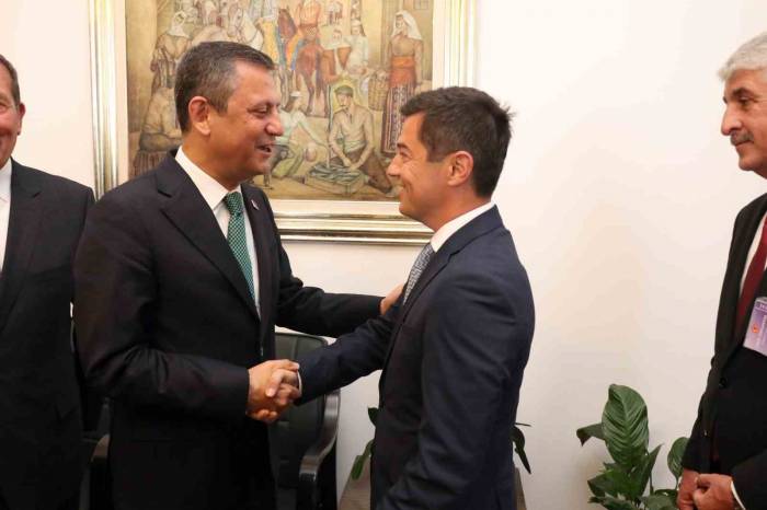 Başkan Ünlü, Chp Genel Başkanı Özel İle Görüştü