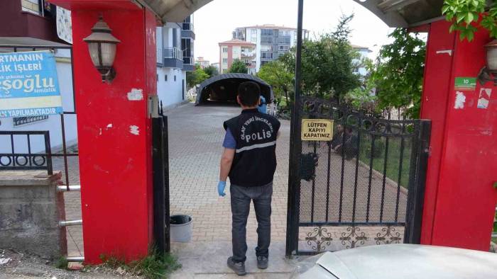 Yalnız Yaşayan Yaşlı Adam Evinde Ölü Bulundu