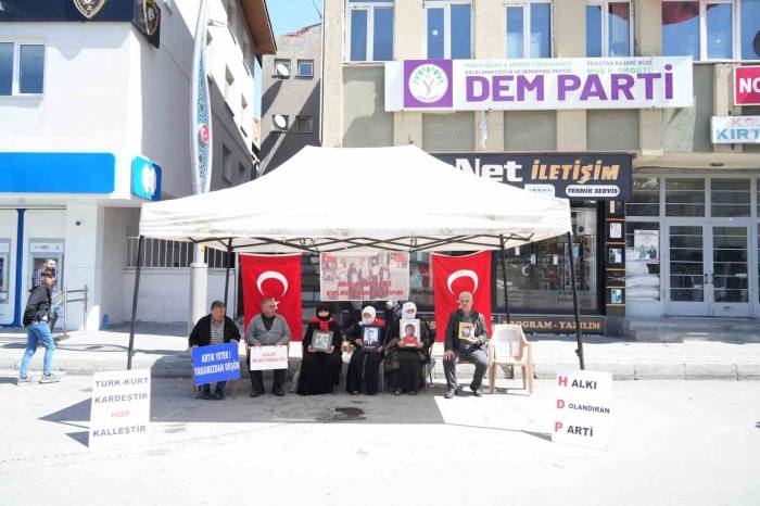 Muşlu Annelerin Evlat Nöbeti Devam Ediyor