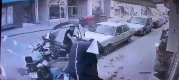 Binadan Düşen Çanak Antenin Altında Kalmaktan Kıl Payı Kurtuldu