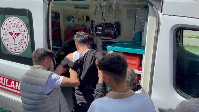 Gasp Etmeye Çalıştığı Genci Hastanelik Etti