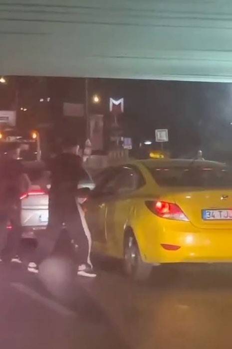 Pendik’te Taksiciyle Sopa İle Saldırdılar