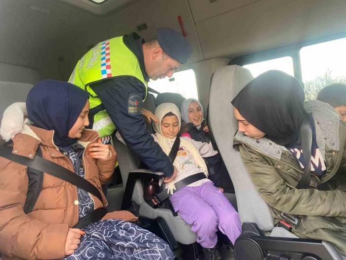 Elazığ’da Jandarma Ekipleri Okul Servislerini Denetledi