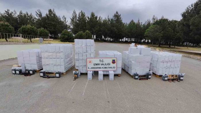 İzmir’de Piyasa Değeri 3 Milyona Yakın Etil Alkol Malzemeleri Ele Geçirildi