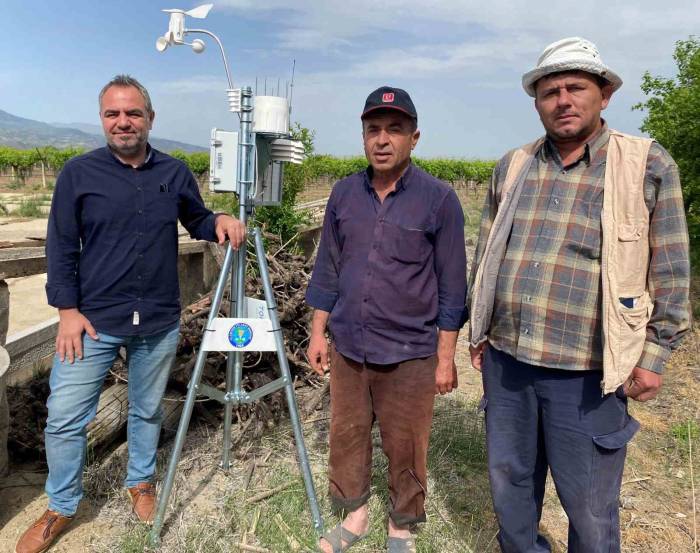 Alaşehir’de Çiftçilere Erken Uyarı İçin Meteoroloji İstasyonları Kuruldu