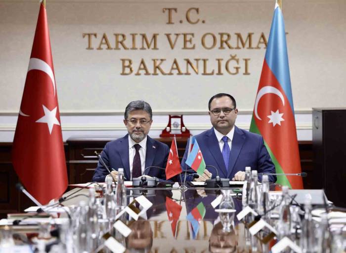 Bakan Yumaklı, Azerbaycan Tarım Bakanı Memmedov İle Bir Araya Geldi
