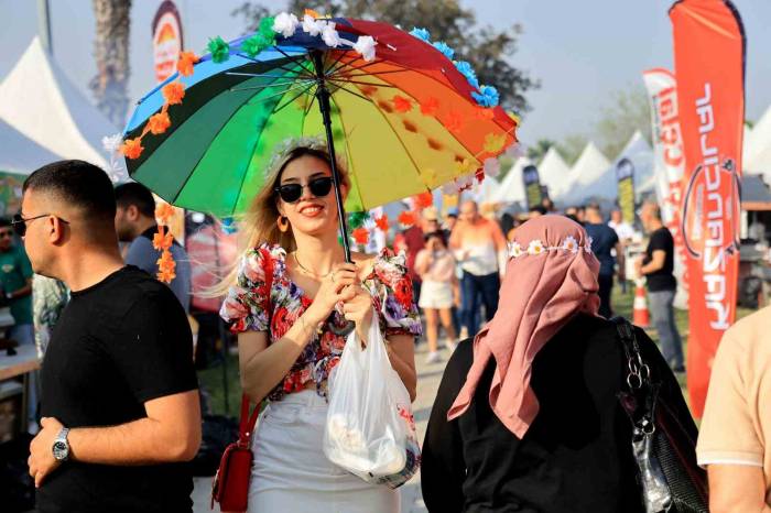 Portakal Çiçeği Karnavalı Renkli Görüntülere Sahne Oluyor